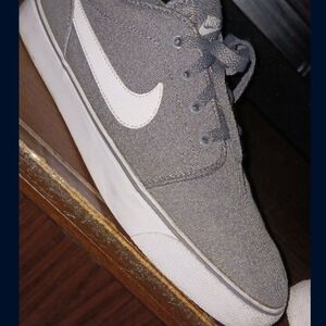 Nike toki low txt
